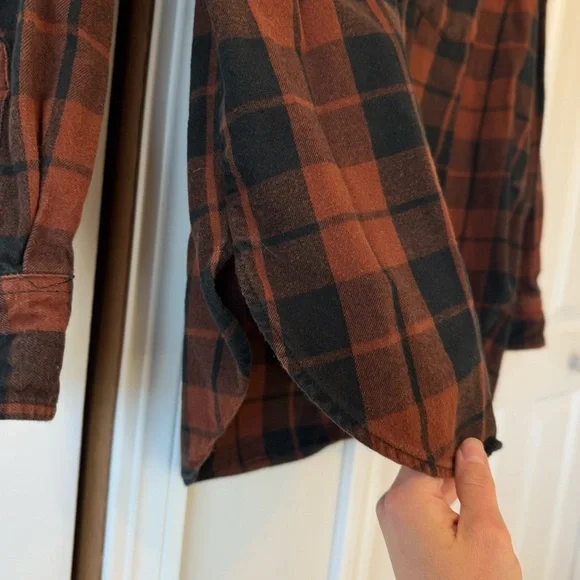 Universal Threads Oversized Fit Button Down Flannel 100% Cotton Women’s Size S - Picture 6 of 12